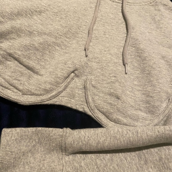 Crop top hoddie - Picture 2 of 6